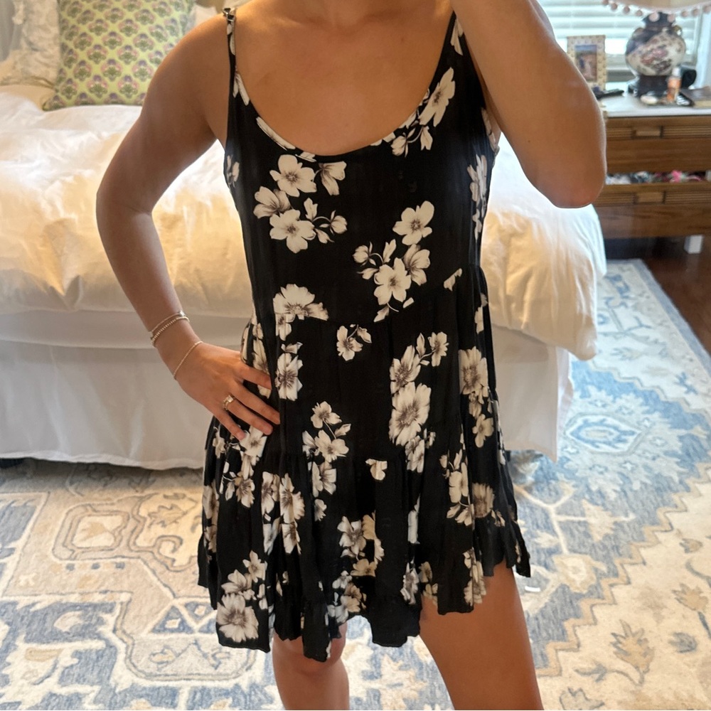 Brandy Melville Dress black and white floral